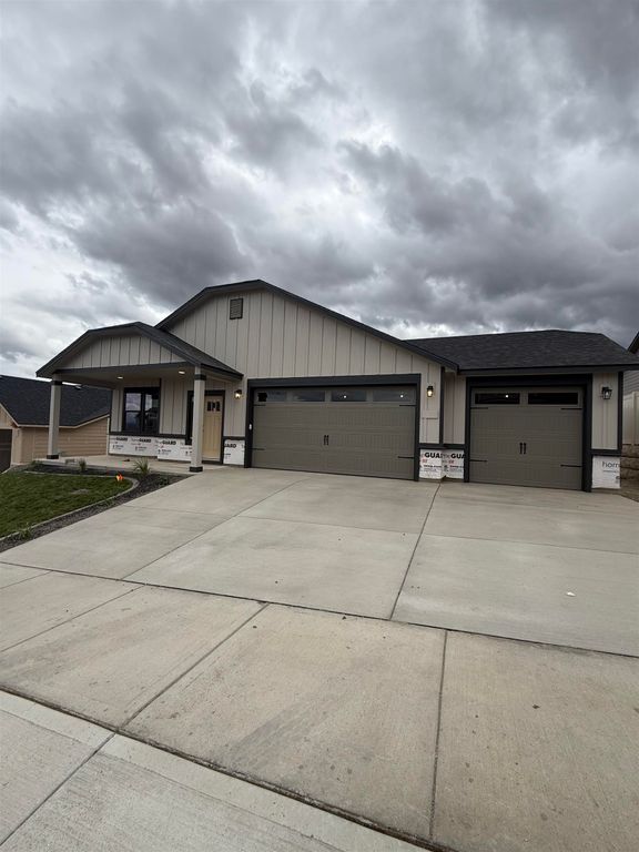 18134 E Barclay Ct, Spokane Valley, WA 99016