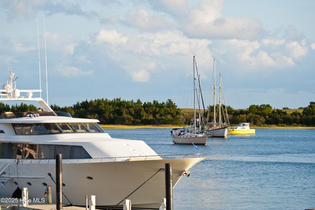 805 Mulberry Street Unit 207, Beaufort, NC 28516