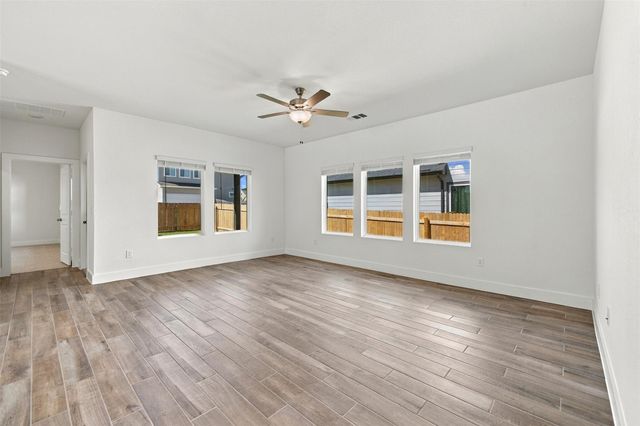 204 Ashby DR, Hutto, TX 78634