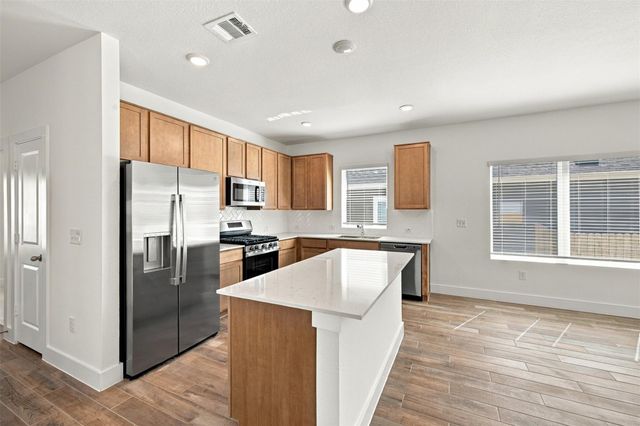 204 Ashby DR, Hutto, TX 78634