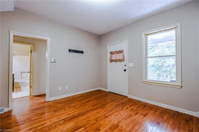1616 Queen Street, Winston-salem, NC 27103