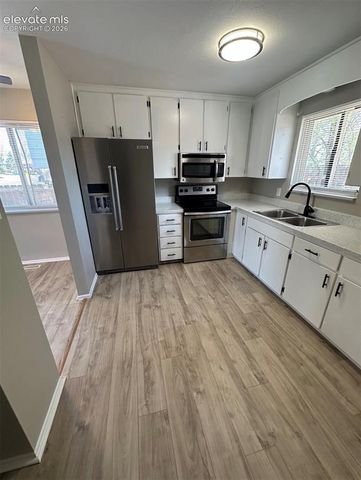 2717 King Street, Colorado Springs, CO 80904