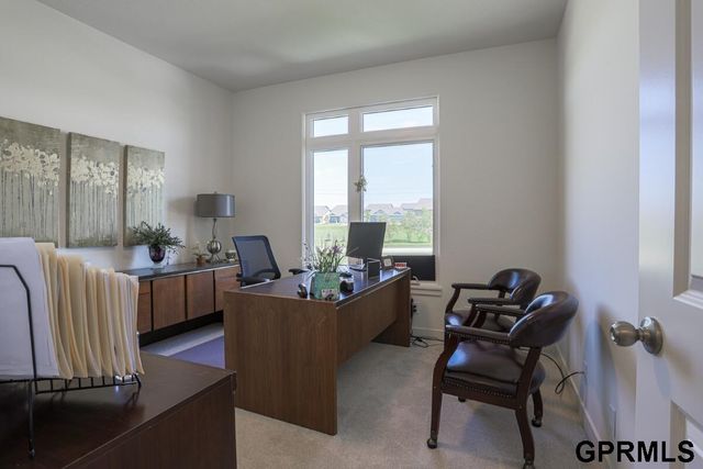 7402 N 168 Avenue, Bennington, NE 68007