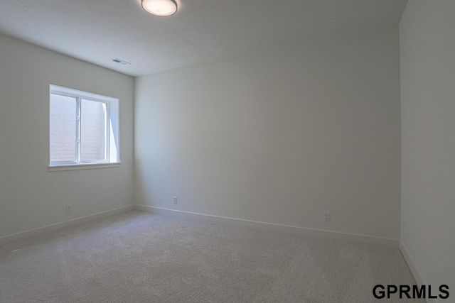 7402 N 168 Avenue, Bennington, NE 68007