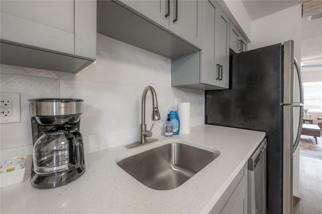 6910 S MACDILL AVENUE C, Tampa, FL 33611