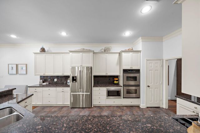 5339 Mcculloch Circle, Houston, TX 77056