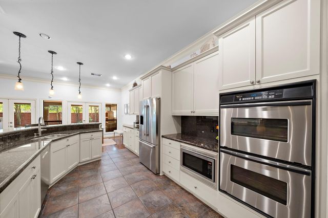 5339 Mcculloch Circle, Houston, TX 77056
