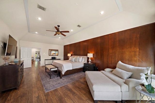 5339 Mcculloch Circle, Houston, TX 77056