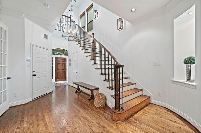 5339 Mcculloch Circle, Houston, TX 77056