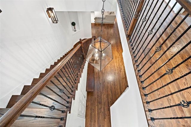 5339 Mcculloch Circle, Houston, TX 77056