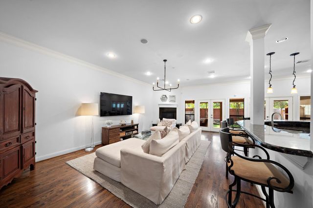 5339 Mcculloch Circle, Houston, TX 77056