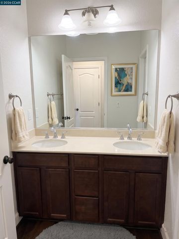 1826 Rosemary Dr, Gilroy, CA 95020