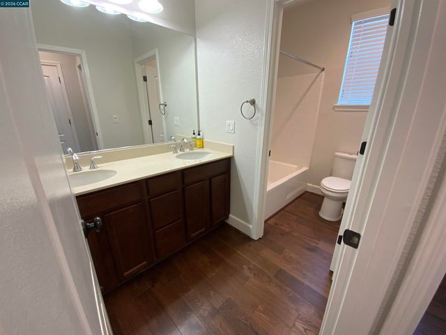 1826 Rosemary Dr, Gilroy, CA 95020