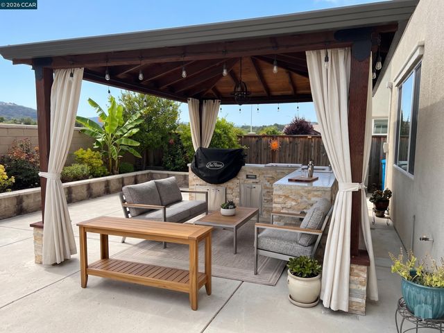 1826 Rosemary Dr, Gilroy, CA 95020