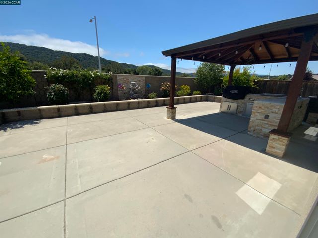 1826 Rosemary Dr, Gilroy, CA 95020