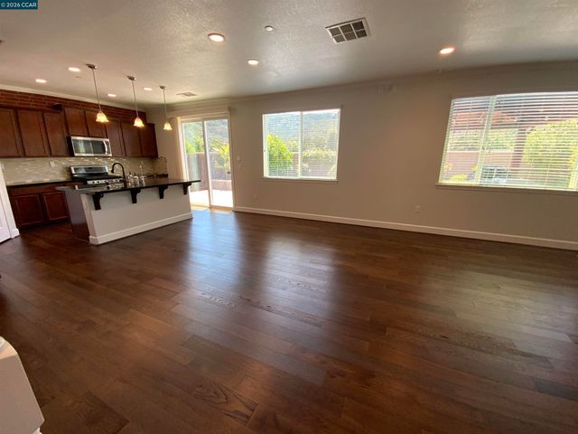 1826 Rosemary Dr, Gilroy, CA 95020