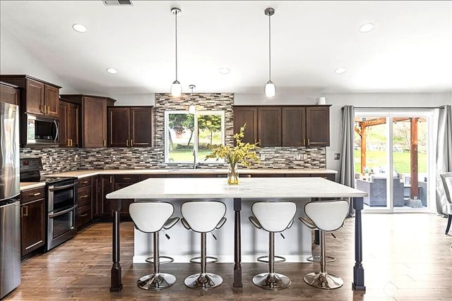 6422 Cowiche Canyon Lane, Yakima, WA 98908