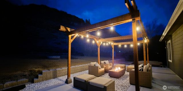 6422 Cowiche Canyon Lane, Yakima, WA 98908