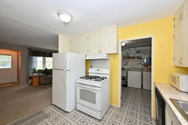 9020 Hawthorne AVENUE, Milwaukee, WI 53226