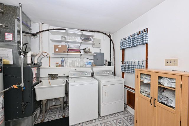 9020 Hawthorne AVENUE, Milwaukee, WI 53226