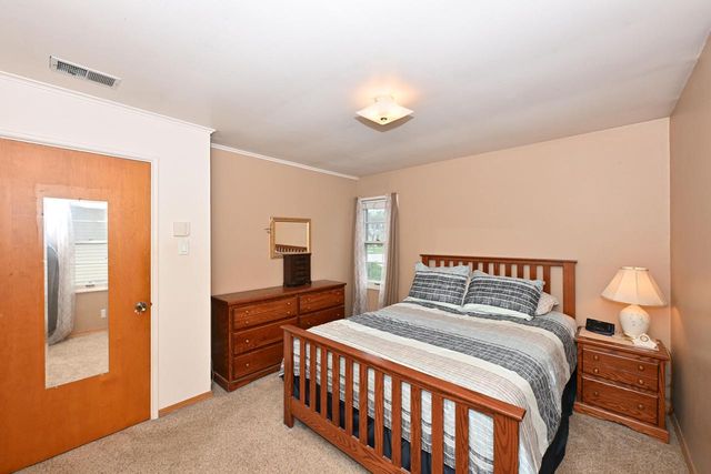 9020 Hawthorne AVENUE, Milwaukee, WI 53226