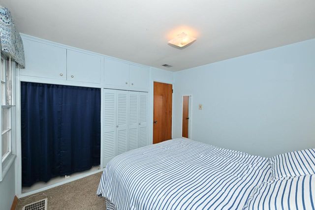 9020 Hawthorne AVENUE, Milwaukee, WI 53226
