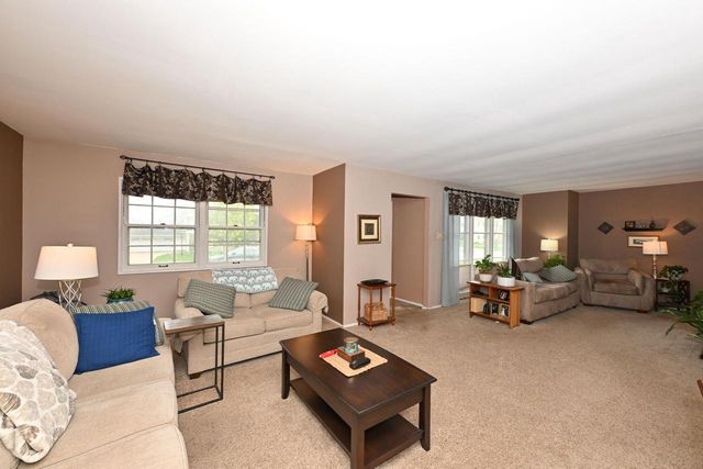 9020 Hawthorne AVENUE, Milwaukee, WI 53226