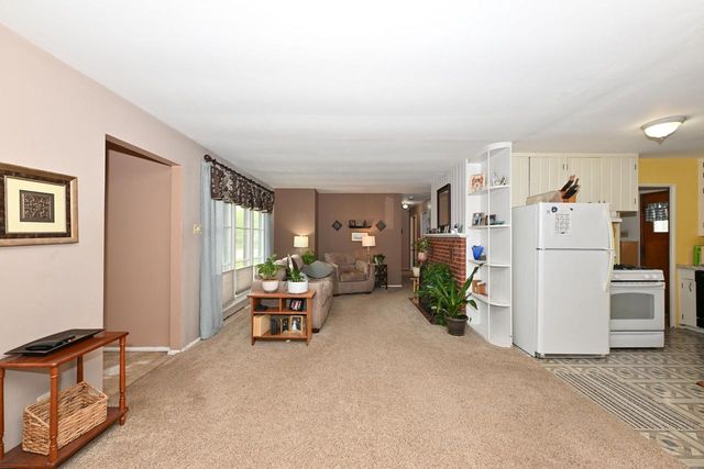 9020 Hawthorne AVENUE, Milwaukee, WI 53226