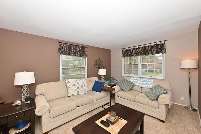 9020 Hawthorne AVENUE, Milwaukee, WI 53226