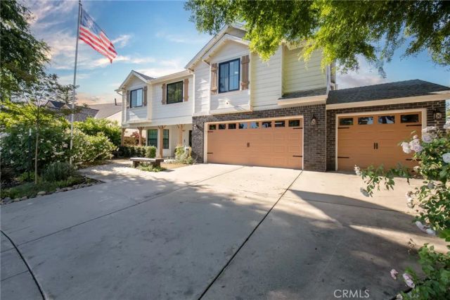 2064 Spruce, Clovis, CA 93611