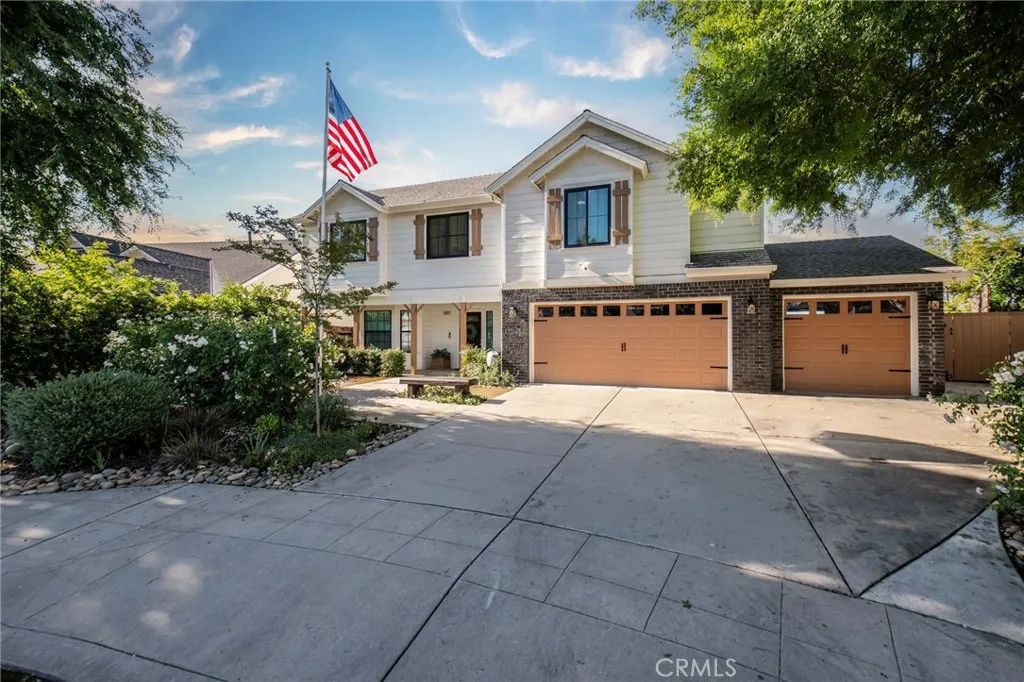 2064 Spruce, Clovis, CA 93611