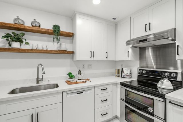 962 Belmont Terrace 9, Sunnyvale, CA 94086