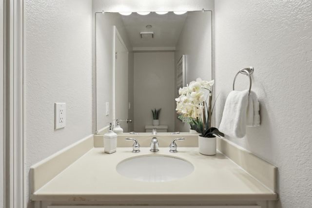 962 Belmont Terrace 9, Sunnyvale, CA 94086