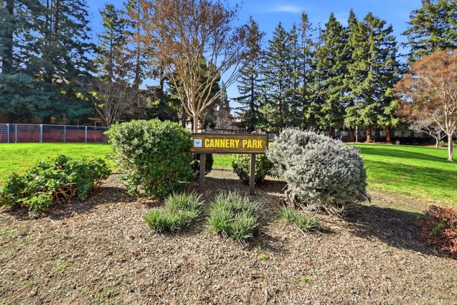 962 Belmont Terrace 9, Sunnyvale, CA 94086