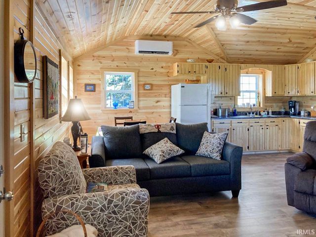 5184 E County Road 100 N, Frankfort, IN 46057