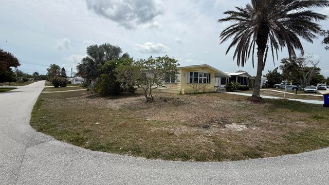 7089 SE Bluebird Circle, Hobe Sound, FL 33455