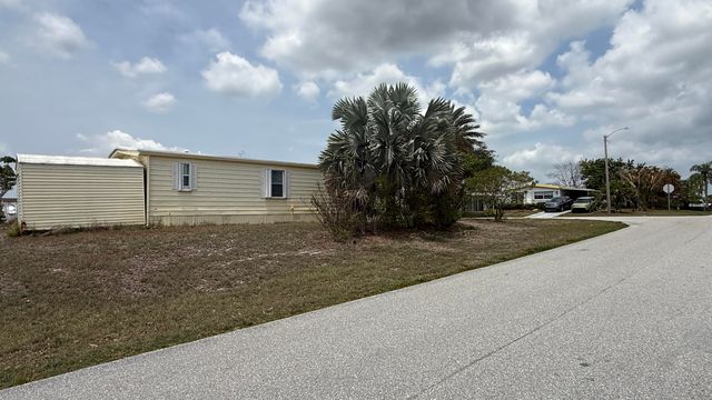 7089 SE Bluebird Circle, Hobe Sound, FL 33455