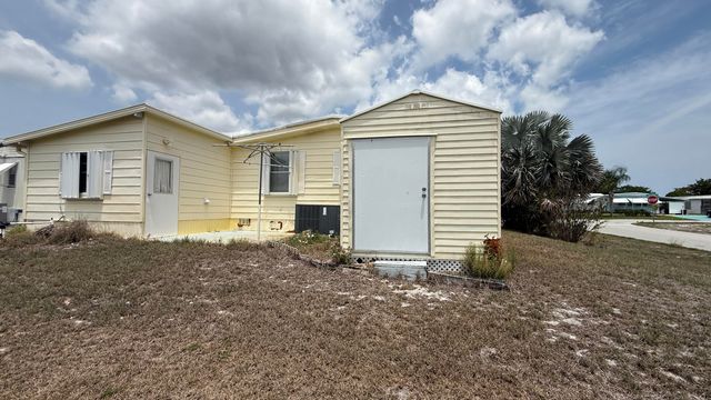 7089 SE Bluebird Circle, Hobe Sound, FL 33455