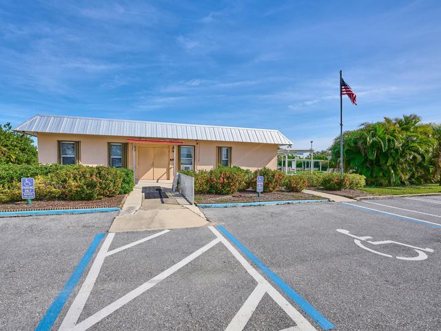 7089 SE Bluebird Circle, Hobe Sound, FL 33455