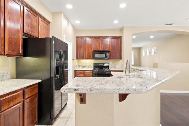 2192 New Hampshire Way, Sacramento, CA 95835