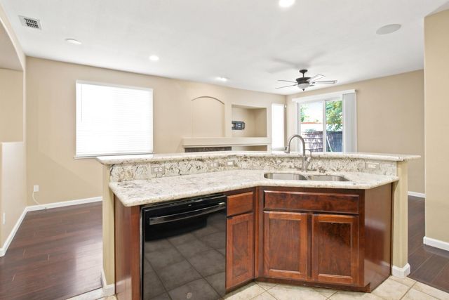 2192 New Hampshire Way, Sacramento, CA 95835