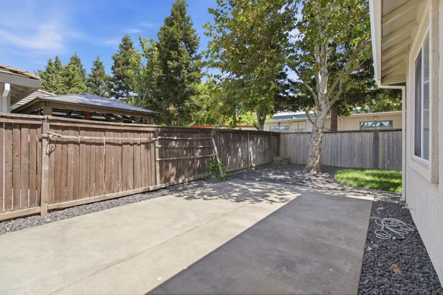 2192 New Hampshire Way, Sacramento, CA 95835