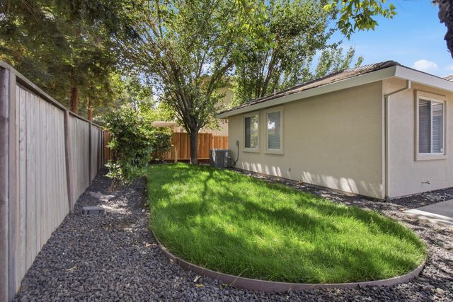 2192 New Hampshire Way, Sacramento, CA 95835