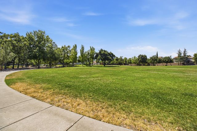 2192 New Hampshire Way, Sacramento, CA 95835