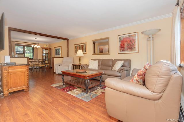 1263 California Road 2R, Eastchester, NY 10709