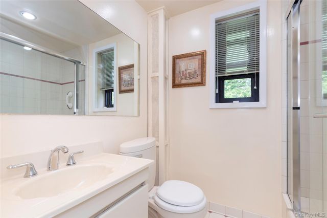 1263 California Road 2R, Eastchester, NY 10709