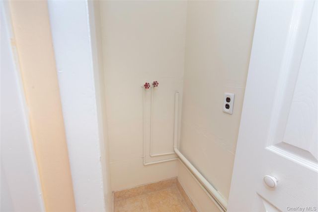 1263 California Road 2R, Eastchester, NY 10709