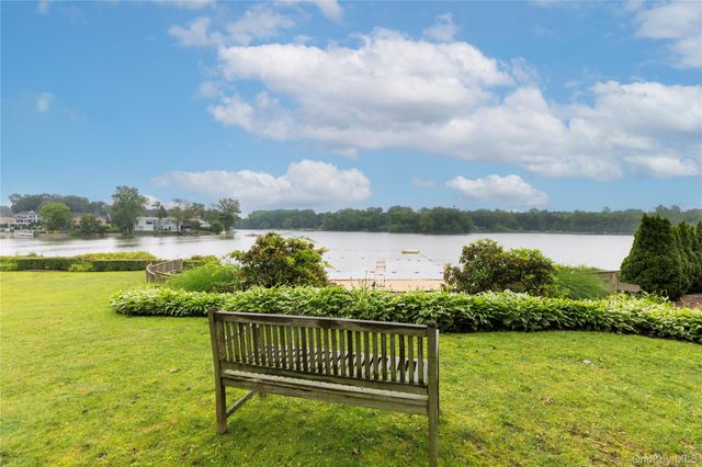1263 California Road 2R, Eastchester, NY 10709