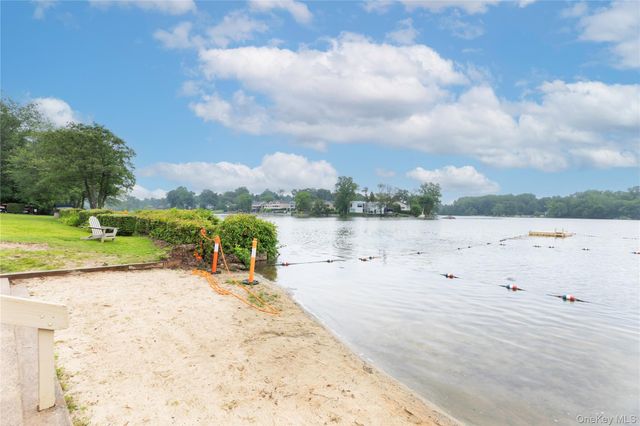 1263 California Road 2R, Eastchester, NY 10709