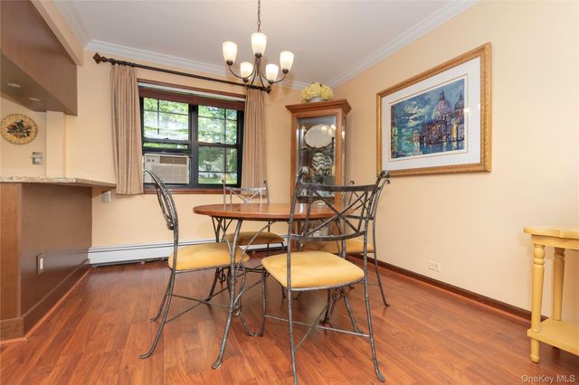 1263 California Road 2R, Eastchester, NY 10709